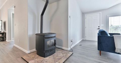 5695 Old Emigrant Trl, Mountain Ranch, CA 95246 Photo