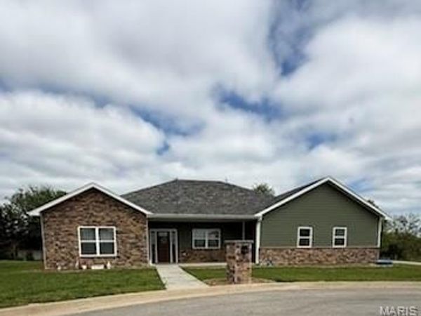 303 KARLIE Court , Linn, MO 65051