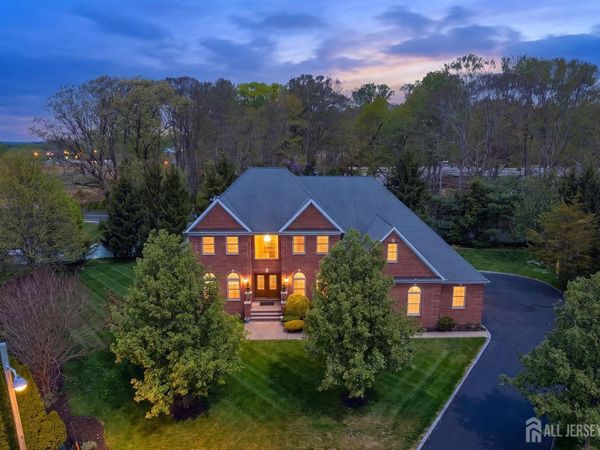 8 Keppel Road, Plainsboro, NJ 08536