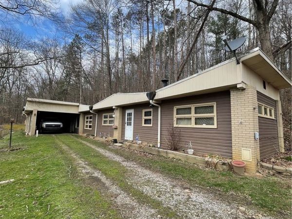 258 Sterling Rd, Darlington, PA 16115