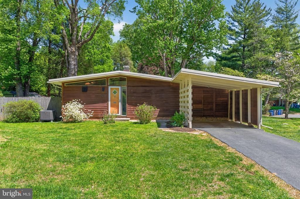 2931 Pine Spring Road, Falls Church, VA 22042 Main Photo