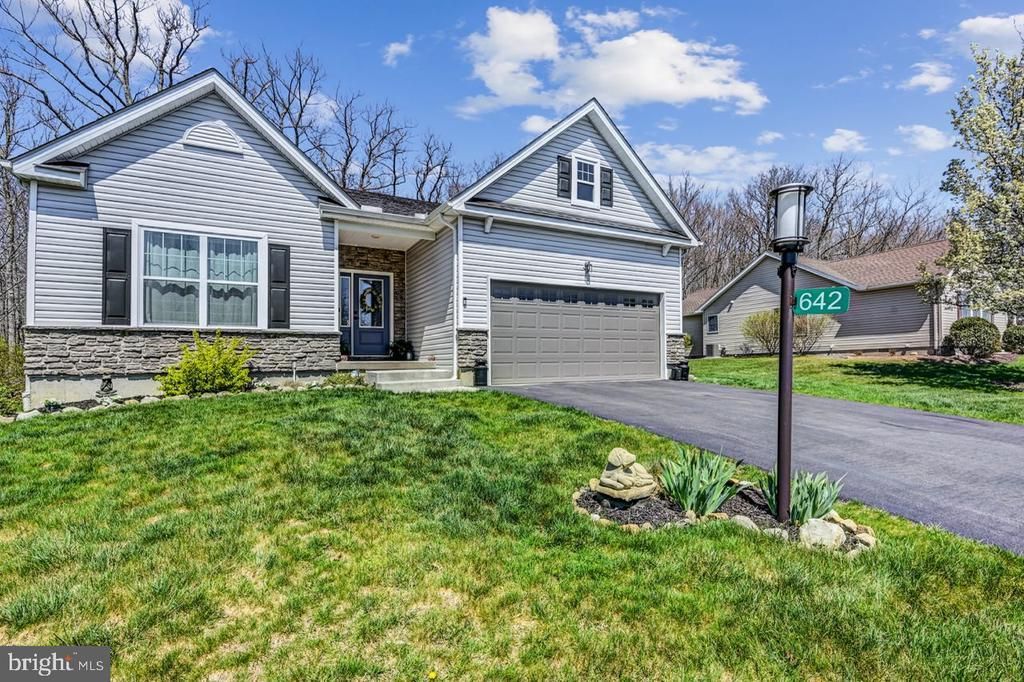 642 W OAK LANE, WHITE HAVEN, PA 18661