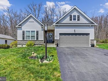 642 W OAK LANE, WHITE HAVEN, PA 18661