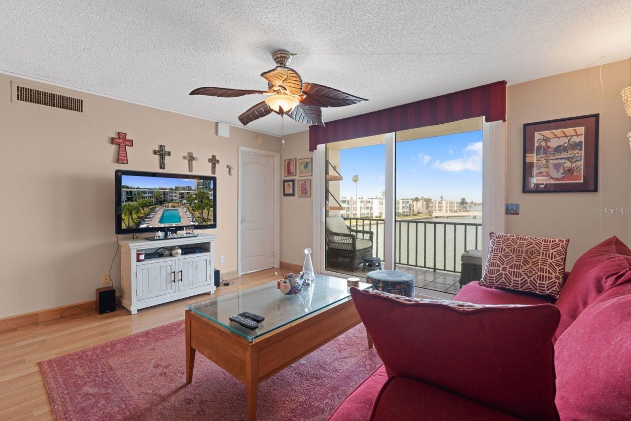 7401 Bay Island Drive S, Unit 337, South Pasadena, FL 33707 Photo