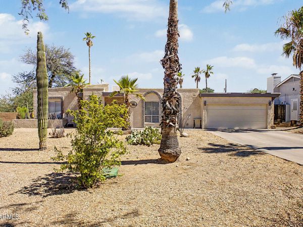 1132 E VILLAGE CIRCLE Drive, Phoenix, AZ 85022