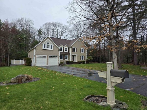 34 Stowecroft Drive, Hampton, NH 03842