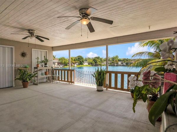 862 W 79th St , Hialeah, FL 33014