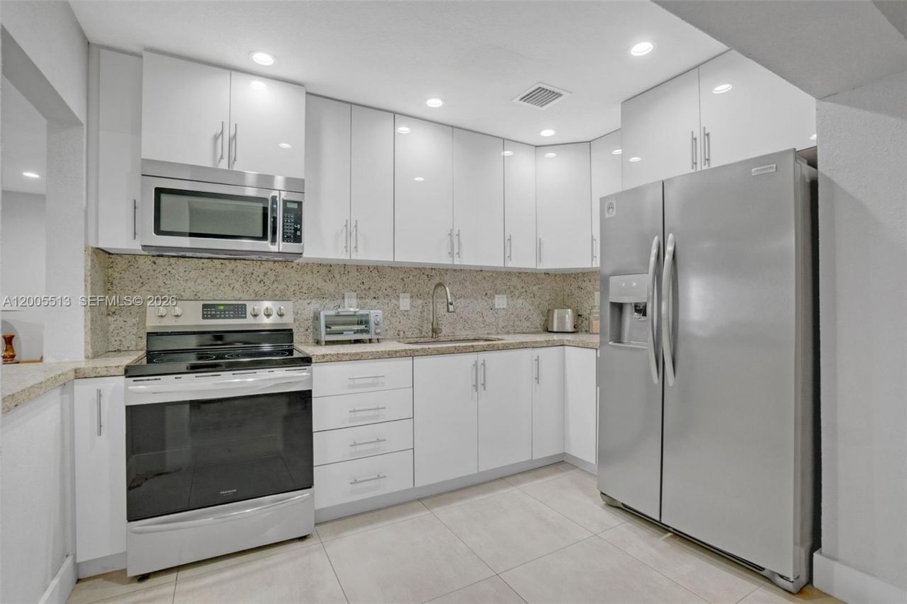 862 W 79th St , Hialeah, FL 33014 Photo