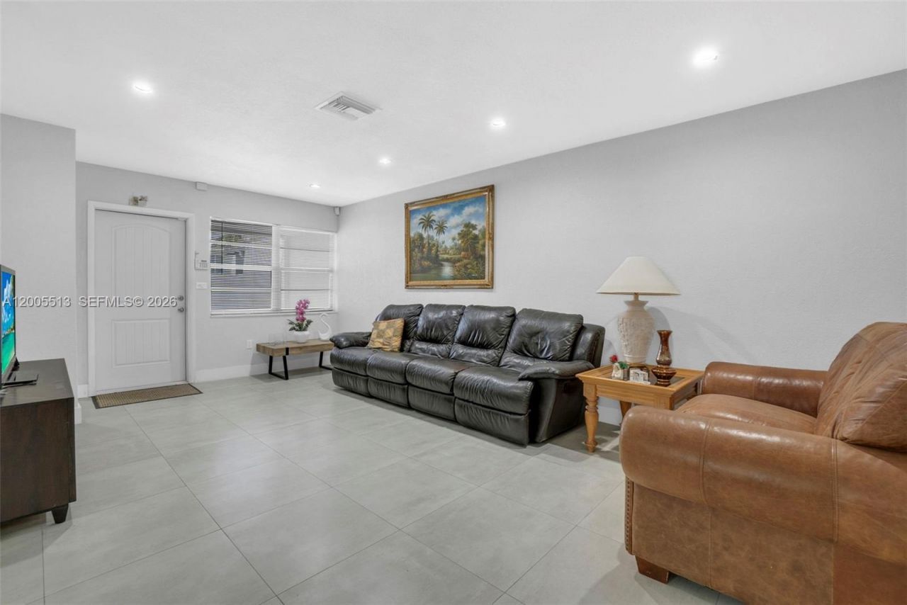 862 W 79th St , Hialeah, FL 33014 Photo