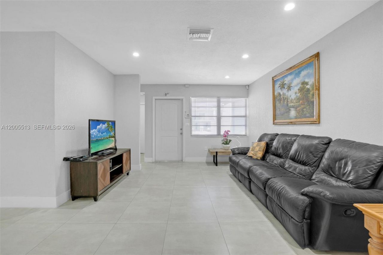 862 W 79th St , Hialeah, FL 33014 Photo