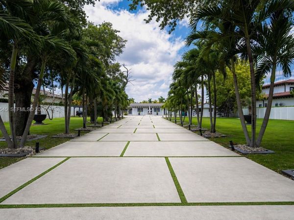 150 NW 130th Ave , Miami, FL 33182