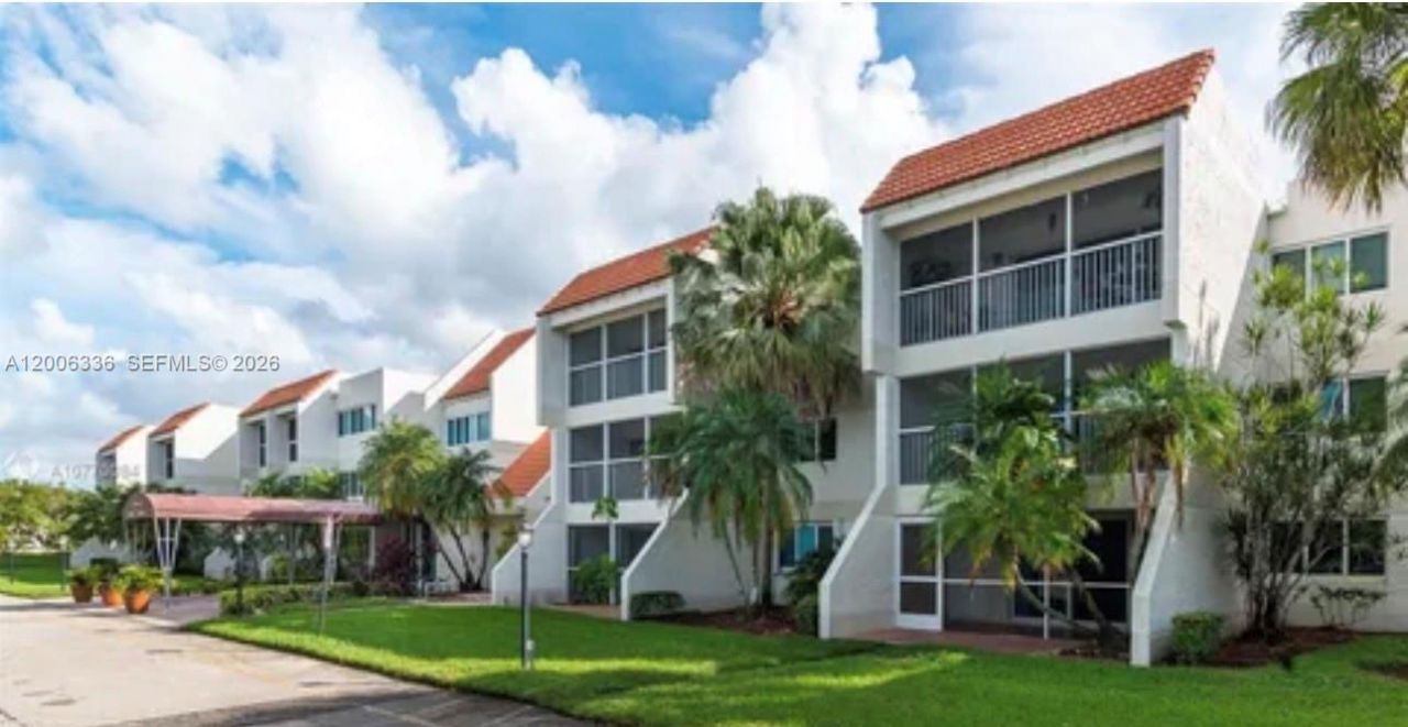 100 Lakeview Dr , Unit 112, Weston, FL 33326 Photo