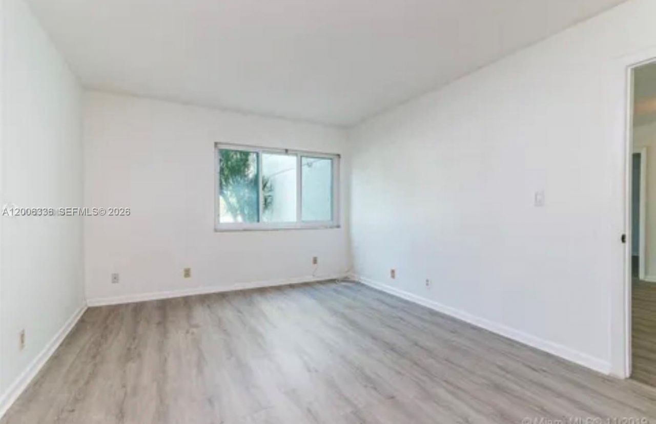100 Lakeview Dr , Unit 112, Weston, FL 33326 Photo