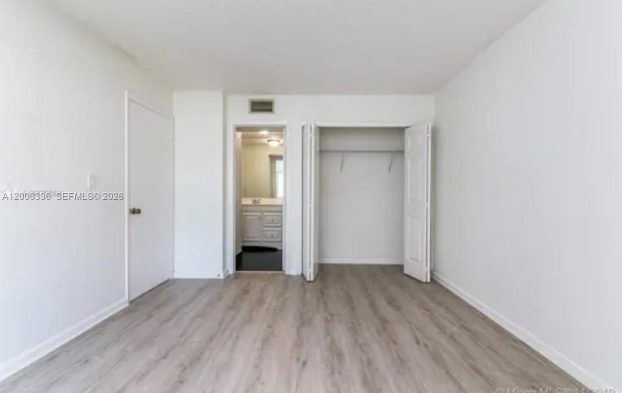 100 Lakeview Dr , Unit 112, Weston, FL 33326 Photo