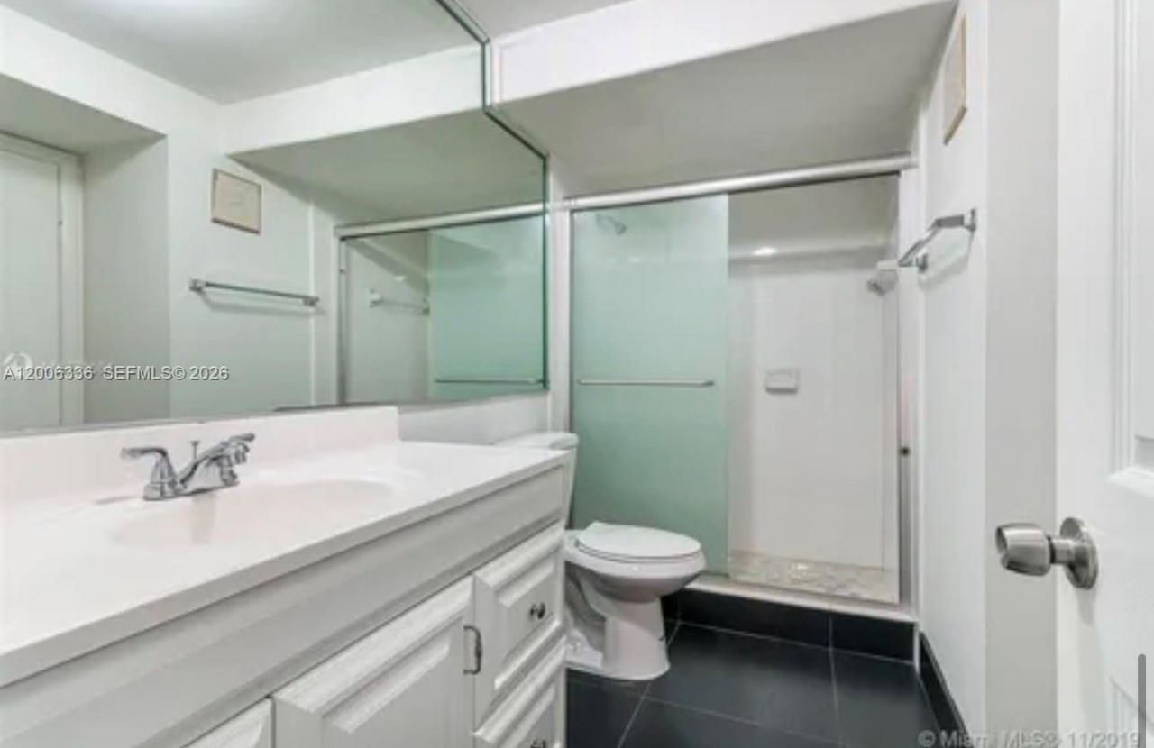 100 Lakeview Dr , Unit 112, Weston, FL 33326 Photo