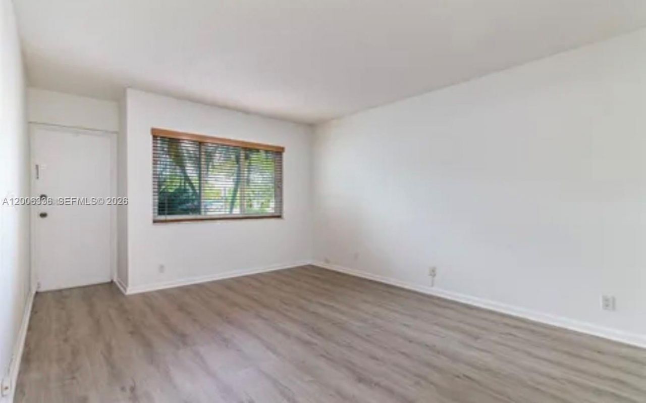 100 Lakeview Dr , Unit 112, Weston, FL 33326 Photo