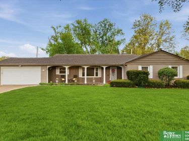 707 Parkwood Lane, Omaha, NE 68132