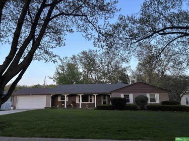 707 Parkwood Lane, Omaha, NE 68132