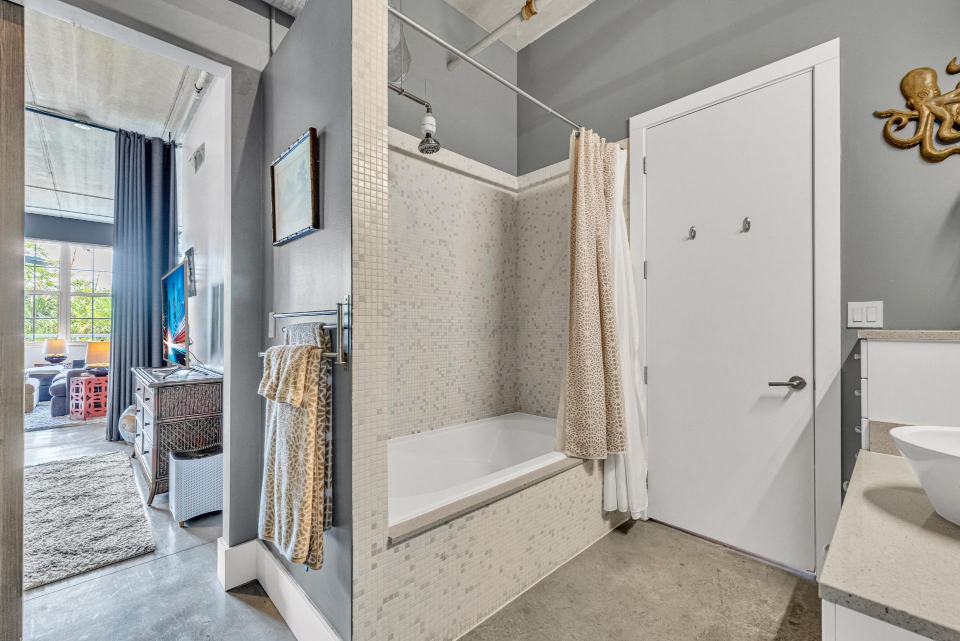 425 N Andrews Avenue, Unit 303, Fort Lauderdale, FL 33301 Photo