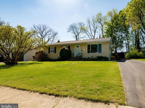 4882 PINE GROVE CIRCLE, ALLENTOWN, PA 18106