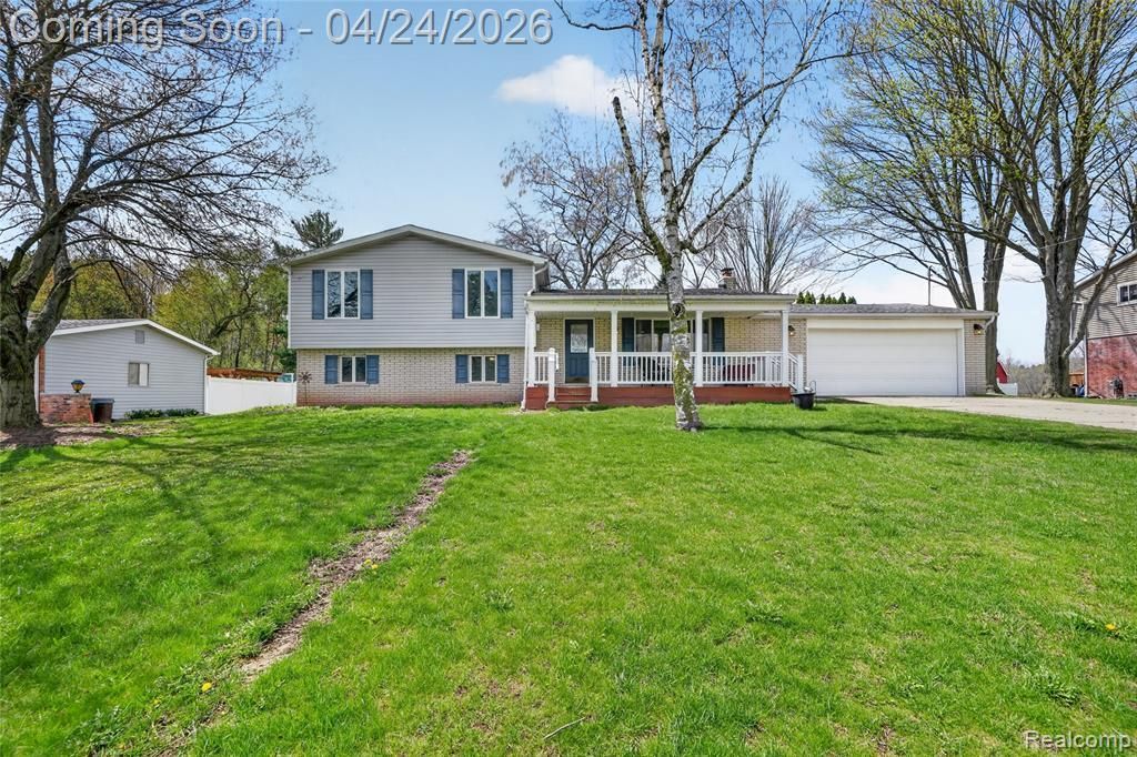 9080 Meadowland Drive , Grand Blanc Township, MI 48439 Main Photo