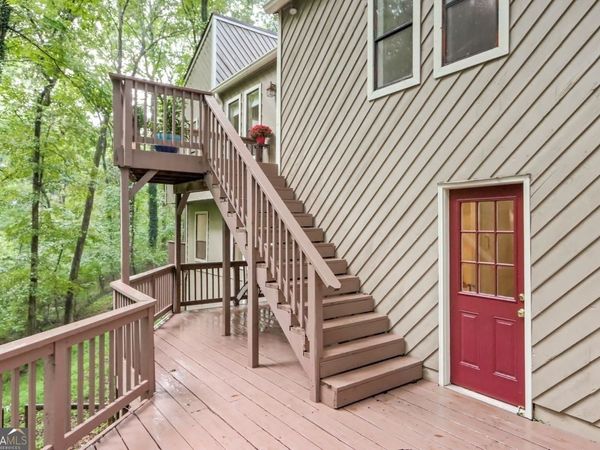 428 Riverlake Court, Woodstock, GA 30188