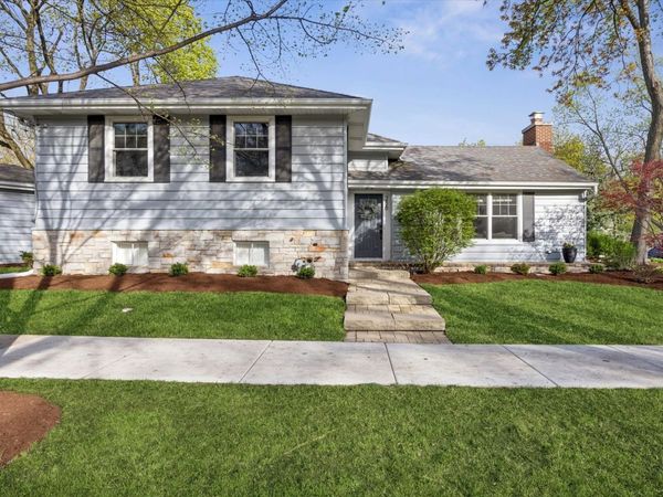 258 Crest Road , Glen Ellyn, IL 60137