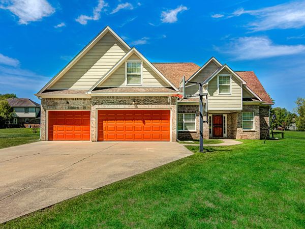 934 N Buck Creek Road, Greenfield, IN 46140