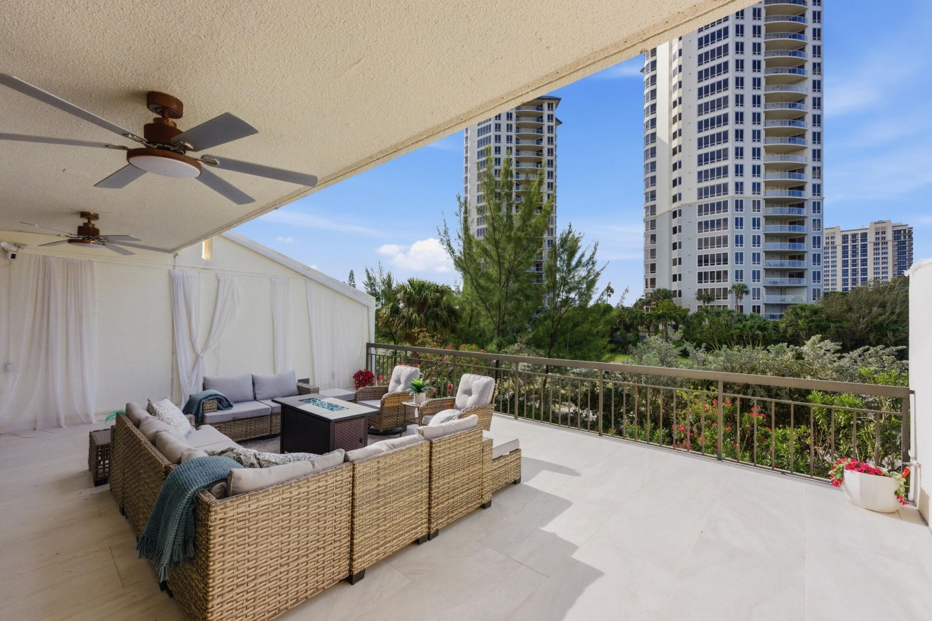 3972 N Ocean Drive, Unit 5, Singer Island, FL 33404 Photo