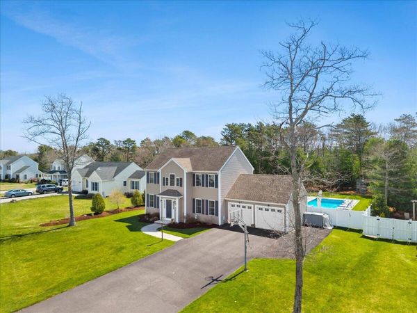 20 Settlers Way, Buzzards Bay, MA 02532