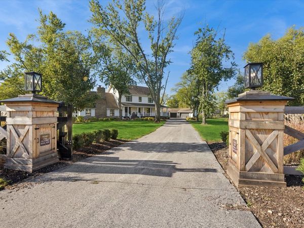 16W185 89th Street , Burr Ridge, IL 60527