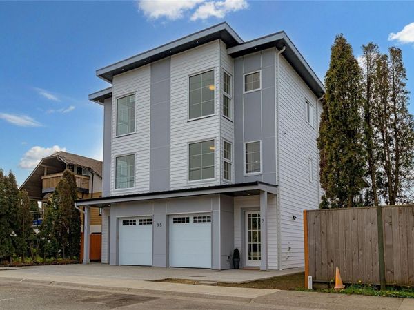 95 Battleford Ave, Unit # 4, Saanich, BC V8Z 1K5