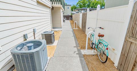 240 2nd St, Davis, CA 95616 Photo