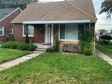 16735 Lincoln Avenue, Eastpointe, MI 48021