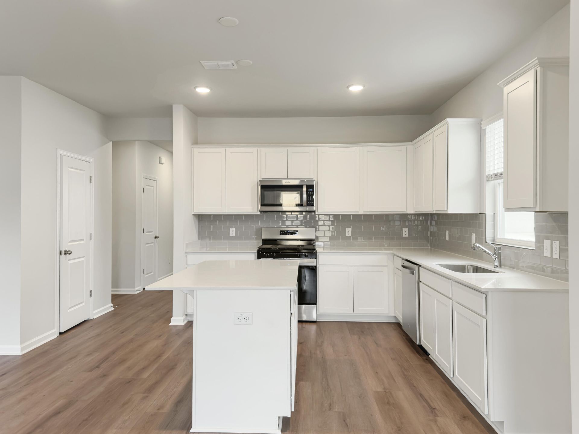 725 Meadowbrook Lane Photo 13