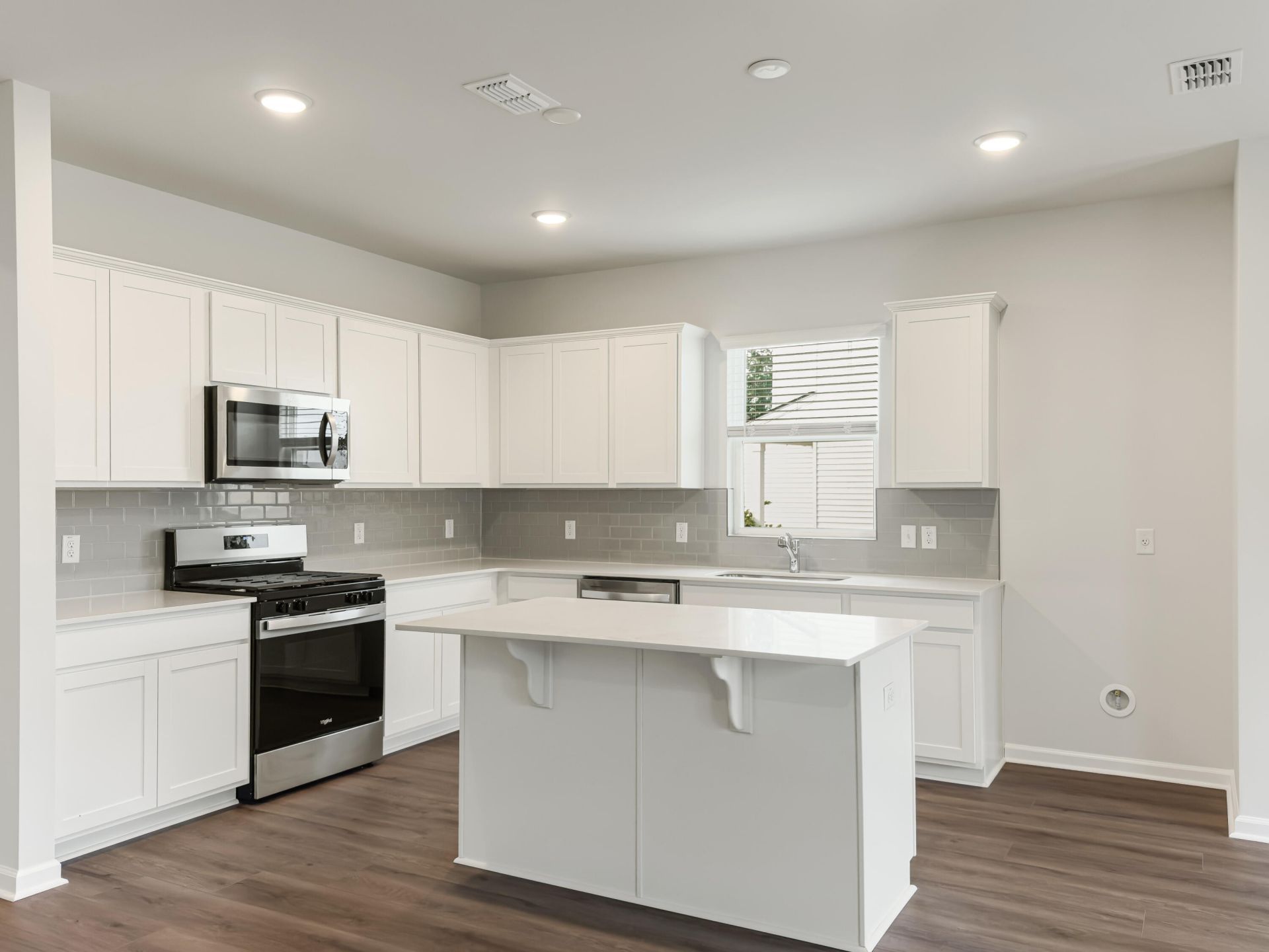 725 Meadowbrook Lane Photo 16