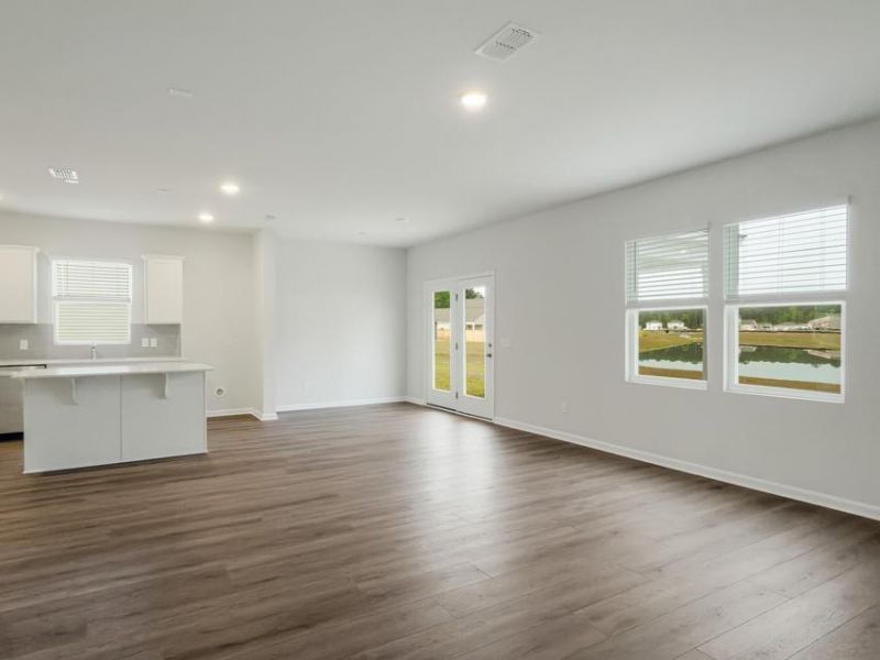 725 Meadowbrook Lane Photo 17