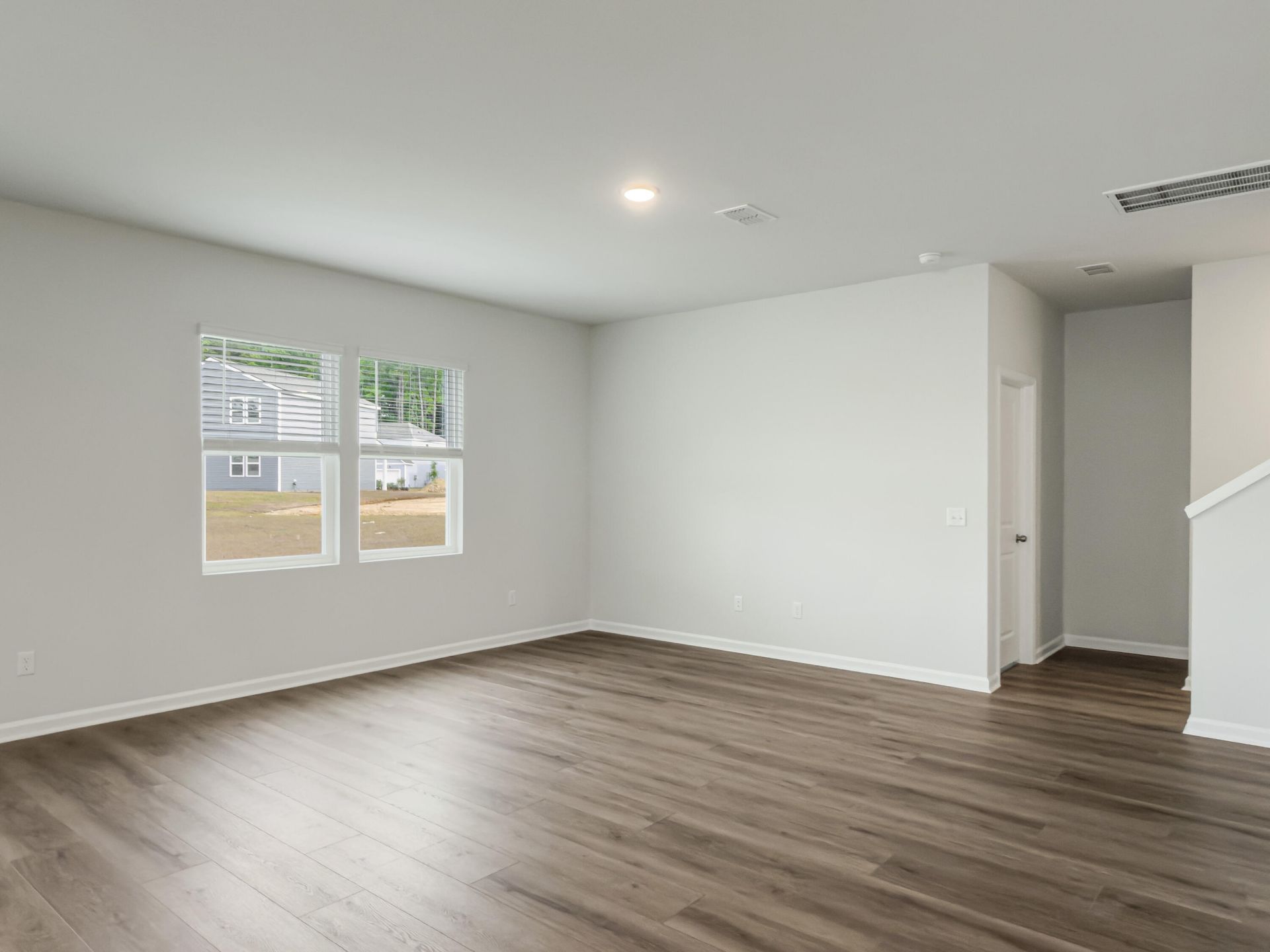 725 Meadowbrook Lane Photo 9