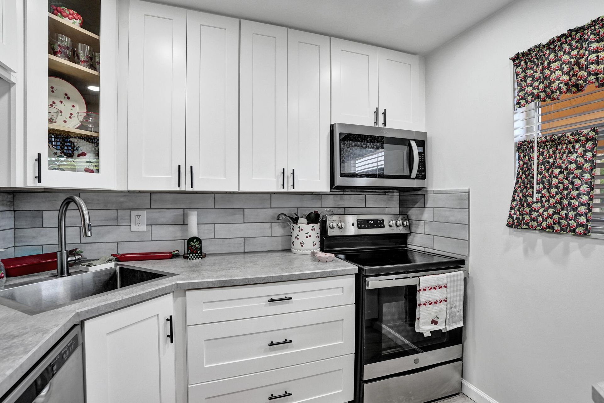 8390 Lagos De Campo Boulevard, Unit 301, Tamarac, FL 33321 Photo