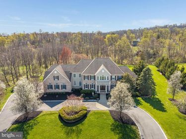 4 WISTERIA COURT, FLEMINGTON, NJ 08822
