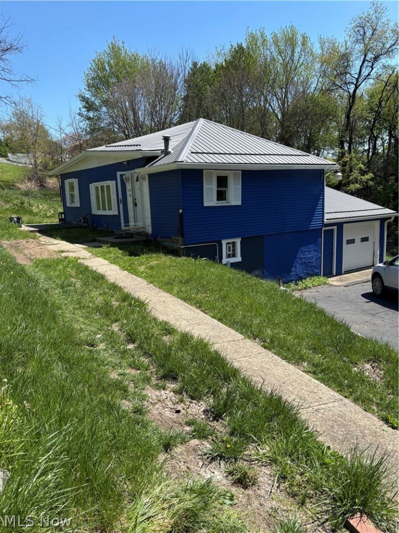 300 Henry , East Liverpool, OH 43920