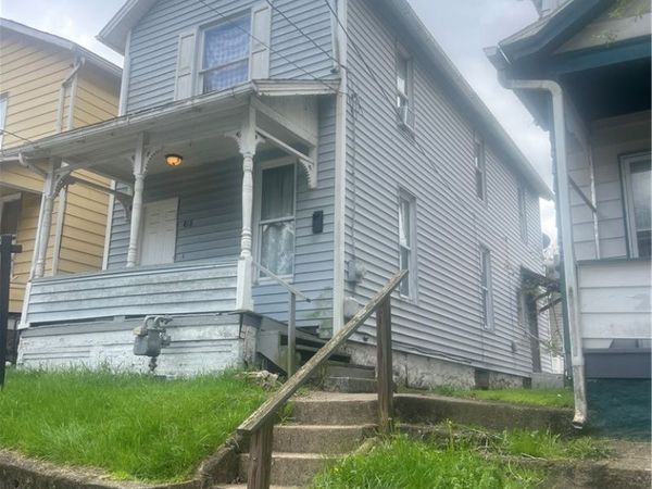 418 E Division St, New Castle, PA 16101