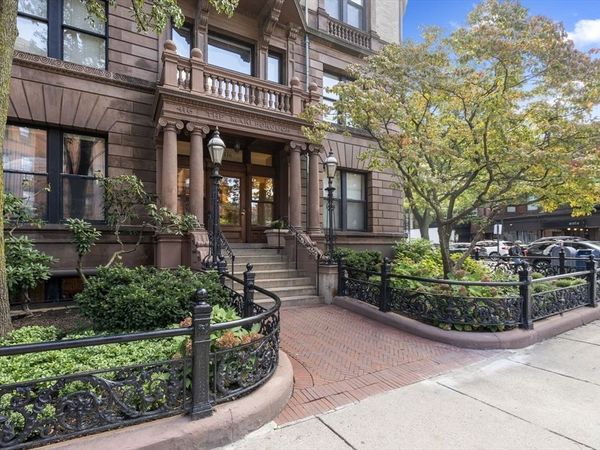 416 Marlborough St, Unit 209, Boston, MA 02115