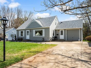 409 Jefferson Avenue S, Hopkins, MN 55343