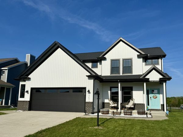 1701 Littlefield Lane , Mahomet, IL 61853