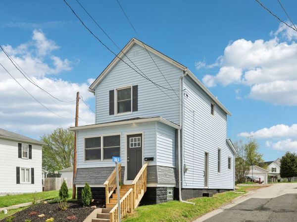 613 Oak Street, Vandergrift, PA 15690