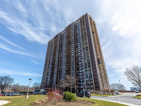 269-10 Grand Central Parkway , Unit 18 G, Floral Park, NY 11005