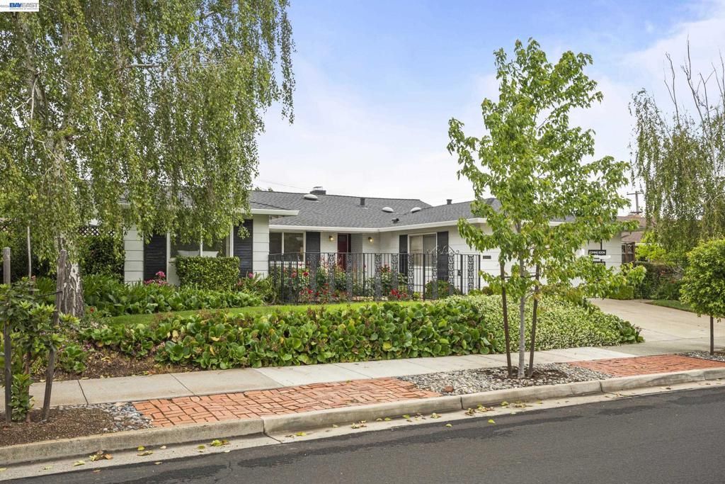 10191 Vicksburg Dr, Cupertino, CA 95014 Main Photo