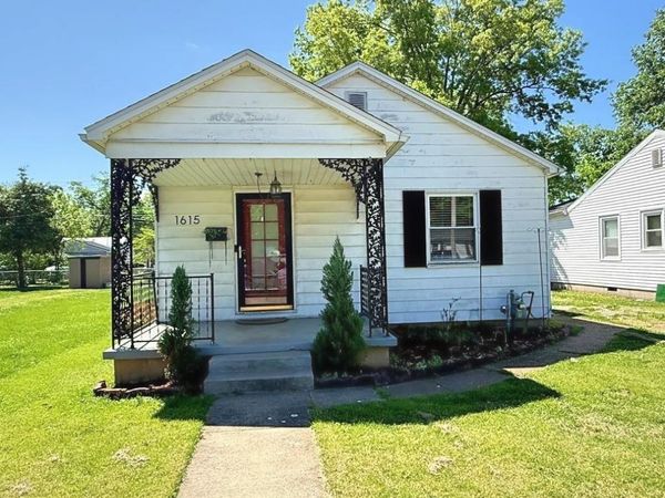 1615 Ravenswood Drive, Evansville, IN 47714