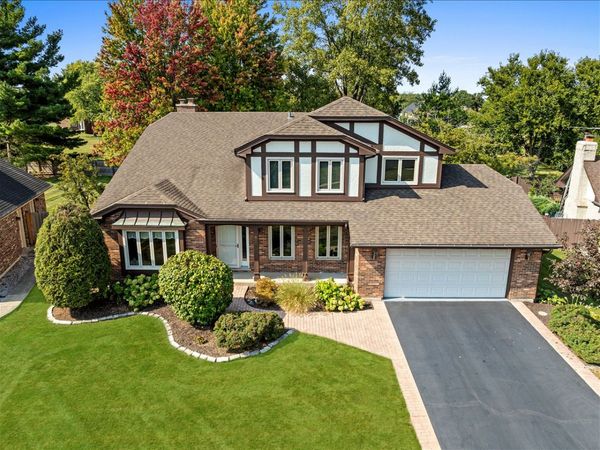 2S534 Danbury Drive , Glen Ellyn, IL 60137